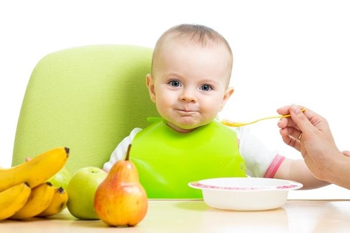 6 Aylık Bebeklerin Beslenmesi Nasıl Olmalıdır?