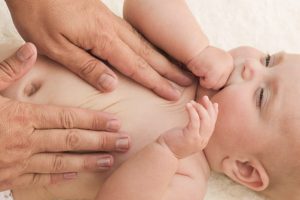 Bebek Masajı Nedir? Bebek Masajının Faydaları